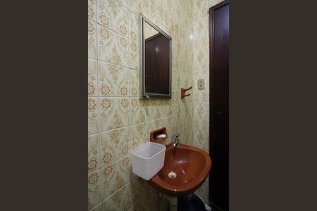 Casa à venda com 220m², 4 quartos e 2 vagasBanheiro de Serviço