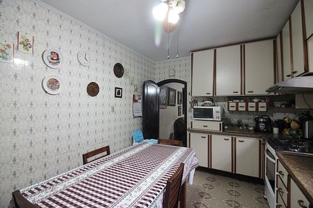 Casa à venda com 220m², 4 quartos e 2 vagasCozinha