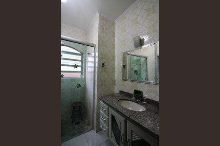 Casa à venda com 220m², 4 quartos e 2 vagasSuíte Banheiro