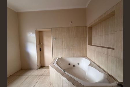 Casa à venda com 472m², 6 quartos e 15 vagas Casa à venda com 472m², 6 quartos e 15 vagasCozinha