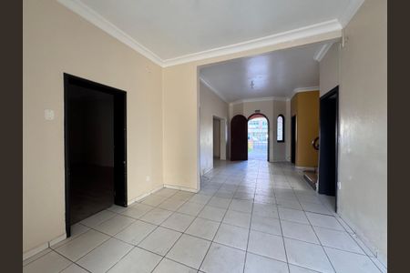 Casa à venda com 472m², 6 quartos e 15 vagas Casa à venda com 472m², 6 quartos e 15 vagasSala