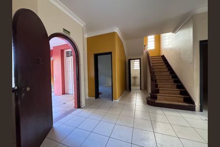 Casa à venda com 472m², 6 quartos e 15 vagas Casa à venda com 472m², 6 quartos e 15 vagasSala