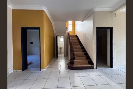 Casa à venda com 472m², 6 quartos e 15 vagas Casa à venda com 472m², 6 quartos e 15 vagasSala