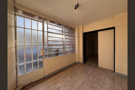 Casa à venda com 472m², 6 quartos e 15 vagas Casa à venda com 472m², 6 quartos e 15 vagasSala