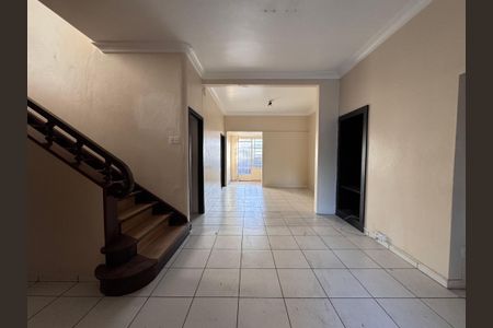Casa à venda com 472m², 6 quartos e 15 vagas Casa à venda com 472m², 6 quartos e 15 vagasSala