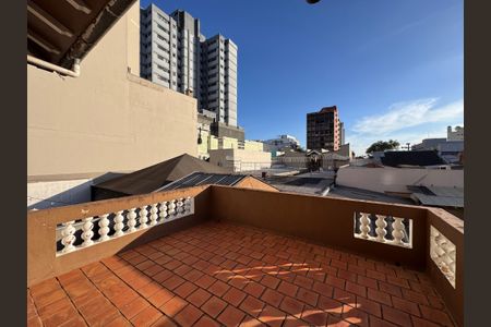 Casa à venda com 472m², 6 quartos e 15 vagas Casa à venda com 472m², 6 quartos e 15 vagasVaranda 1