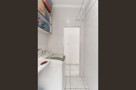Casa à venda com 230m², 3 quartos e 2 vagas Casa à venda com 230m², 3 quartos e 2 vagasÁrea de Serviço casa 1