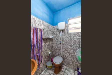 Casa à venda com 173m², 3 quartos e 2 vagas Casa à venda com 173m², 3 quartos e 2 vagasBanheiro 2