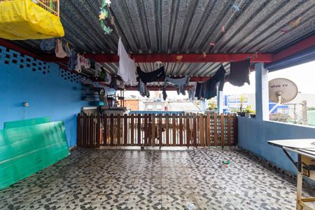 Casa à venda com 173m², 3 quartos e 2 vagas Casa à venda com 173m², 3 quartos e 2 vagasTerraço