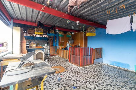 Casa à venda com 173m², 3 quartos e 2 vagas Casa à venda com 173m², 3 quartos e 2 vagasTerraço