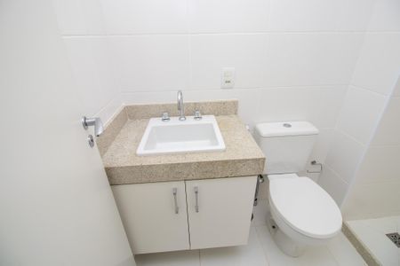 Apartamento à venda com 70m², 2 quartos e 1 vaga Apartamento à venda com 70m², 2 quartos e 1 vagaBanheiro da Suíte 1