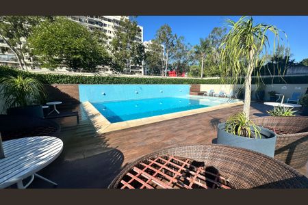 Apartamento à venda com 70m², 2 quartos e 1 vaga Apartamento à venda com 70m², 2 quartos e 1 vagaÁrea comum - Piscina