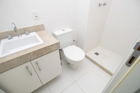 Apartamento à venda com 70m², 2 quartos e 1 vaga Apartamento à venda com 70m², 2 quartos e 1 vagaBanheiro da Suíte 1