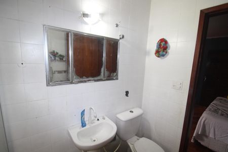 Casa à venda com 86m², 2 quartos e 1 vagaÁrea de Serviço - Banheiro