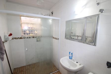 Casa à venda com 86m², 2 quartos e 1 vagaÁrea de Serviço - Banheiro