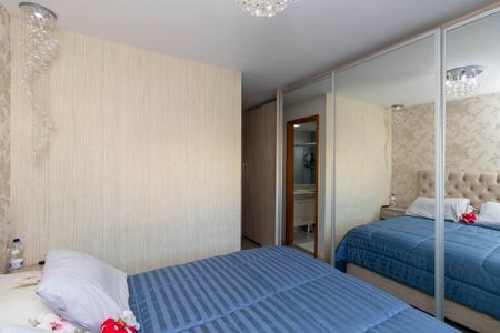 Apartamento à venda com 96m², 3 quartos e 2 vagas Apartamento à venda com 96m², 3 quartos e 2 vagasQuarto Suíte