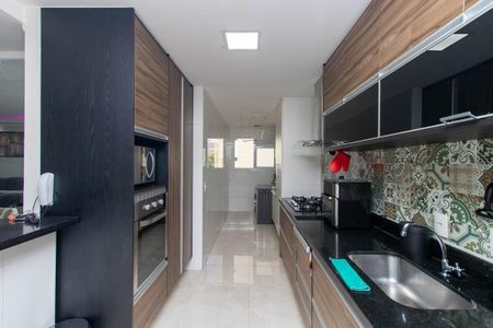 Apartamento à venda com 96m², 3 quartos e 2 vagas Apartamento à venda com 96m², 3 quartos e 2 vagasCozinha e Área de Serviço