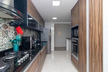 Apartamento à venda com 96m², 3 quartos e 2 vagas Apartamento à venda com 96m², 3 quartos e 2 vagasCozinha e Área de Serviço