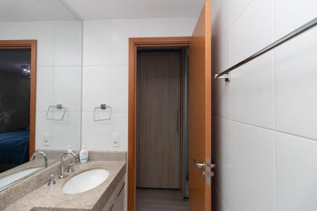 Apartamento à venda com 96m², 3 quartos e 2 vagas Apartamento à venda com 96m², 3 quartos e 2 vagasBanheiro da Suíte