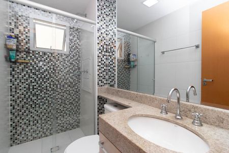 Apartamento à venda com 96m², 3 quartos e 2 vagas Apartamento à venda com 96m², 3 quartos e 2 vagasBanheiro da Suíte