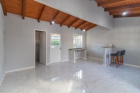 Casa à venda com 70m², 1 quarto e 3 vagas Casa à venda com 70m², 1 quarto e 3 vagasSala/Quarto