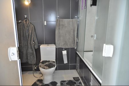 Casa para alugar com 120m², 2 quartos e sem vagaBanheiro da Suíte