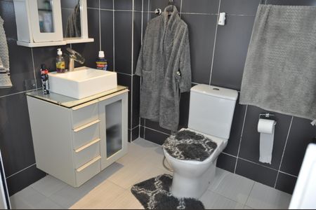 Casa para alugar com 120m², 2 quartos e sem vagaBanheiro da Suíte