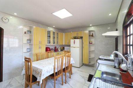 Casa à venda com 100m², 2 quartos e 2 vagas Casa à venda com 100m², 2 quartos e 2 vagasCozinha