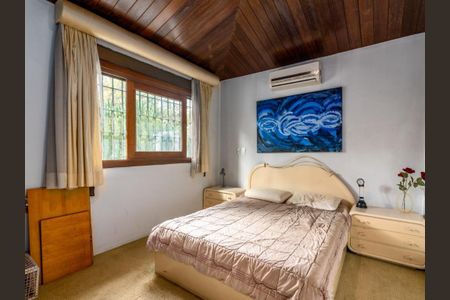 Casa à venda com 690m², 4 quartos e 3 vagas