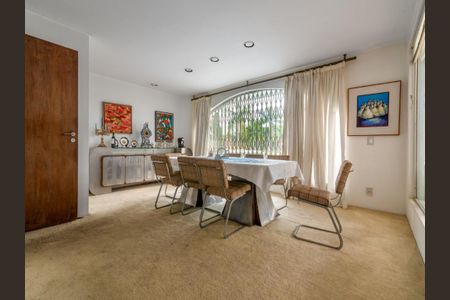 Casa à venda com 690m², 4 quartos e 3 vagas