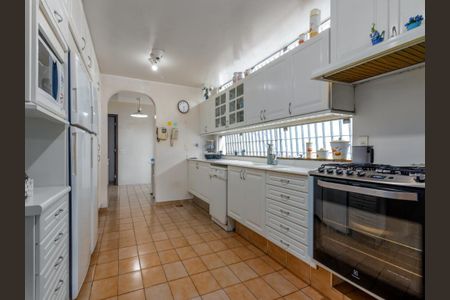 Casa à venda com 690m², 4 quartos e 3 vagas