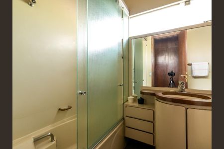 Casa à venda com 690m², 4 quartos e 3 vagas