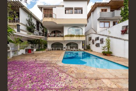 Casa à venda com 690m², 4 quartos e 3 vagas