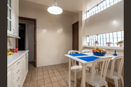 Casa à venda com 690m², 4 quartos e 3 vagas