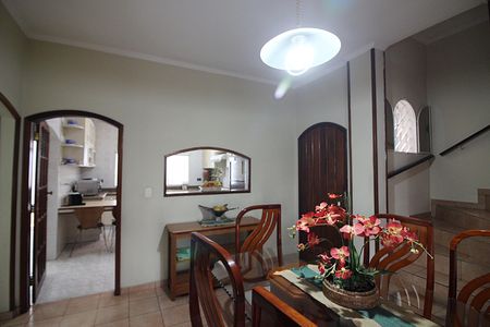 Casa à venda com 372m², 4 quartos e NaN vagasSala de Jantar