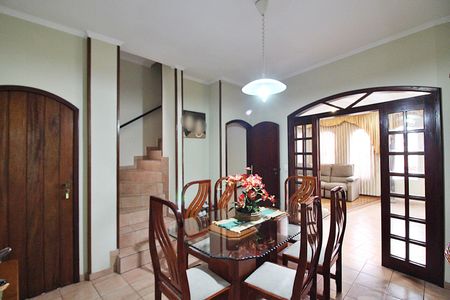 Casa à venda com 372m², 4 quartos e NaN vagasSala de Jantar