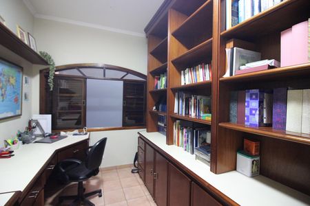 Casa à venda com 372m², 4 quartos e NaN vagasEscritório