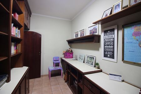 Casa à venda com 372m², 4 quartos e NaN vagasEscritório