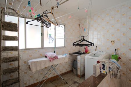 Casa à venda com 320m², 4 quartos e 5 vagasÁrea de Serviço