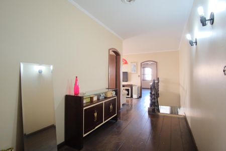 Casa à venda com 320m², 4 quartos e 5 vagasCorredor dos Quartos