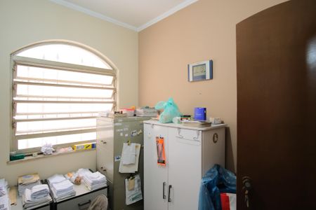 Casa à venda com 320m², 4 quartos e 5 vagasEscritório