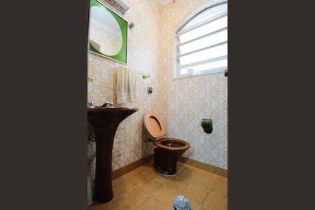 Casa à venda com 320m², 4 quartos e 5 vagasLavabo