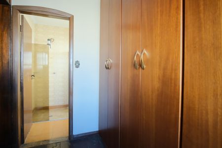 Casa à venda com 320m², 4 quartos e 5 vagasCloset da Suíte 2