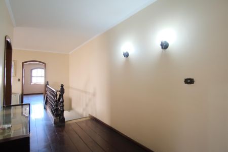 Casa à venda com 320m², 4 quartos e 5 vagasCorredor dos Quartos