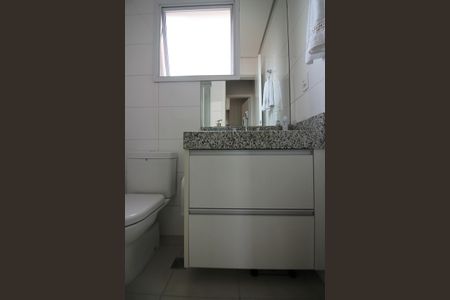 Apartamento à venda com 77m², 2 quartos e 2 vagasBanheiro Social