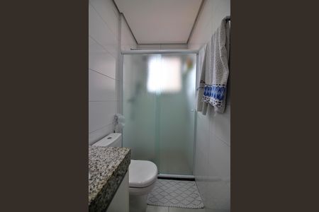 Apartamento à venda com 77m², 2 quartos e 2 vagasBanheiro da Suíte
