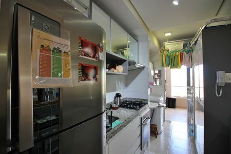 Apartamento à venda com 77m², 2 quartos e 2 vagasCozinha e Área de Serviço