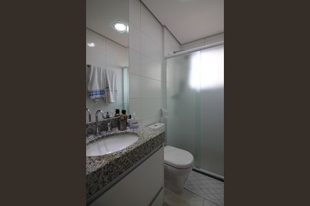 Apartamento à venda com 77m², 2 quartos e 2 vagasBanheiro da Suíte