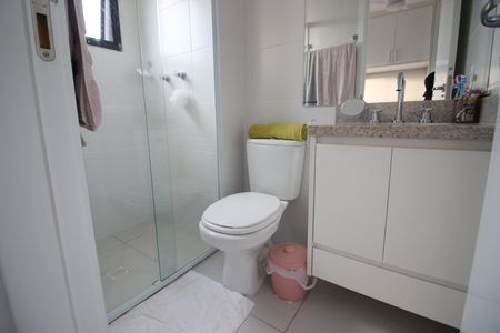 Apartamento à venda com 64m², 2 quartos e 2 vagasBanheiro da Suíte 2