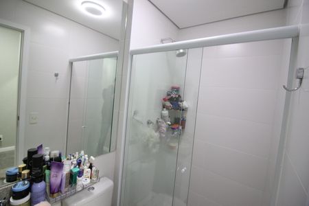 Apartamento à venda com 64m², 2 quartos e 2 vagasBanheiro da Suíte 1